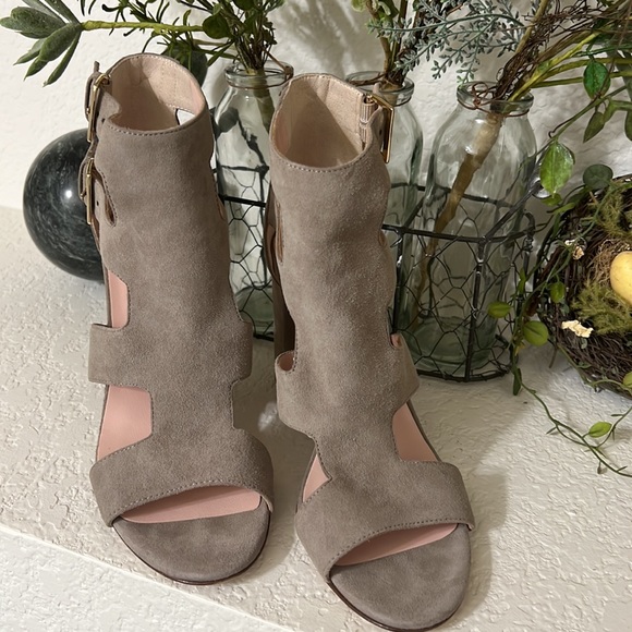 Kate Spade Llemi Caged Block Heel Gray Suede Heels Size 6 Gladiator Pre-Owned - Picture 3 of 9